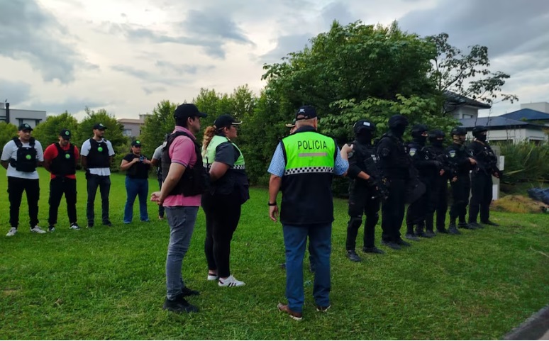 6692ebf5-7056-4eec-be15-5a90c0bdbd32 country