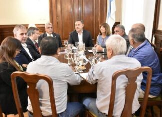 Provincia inició el diálogo con los gremios estatales por recomposición salarial