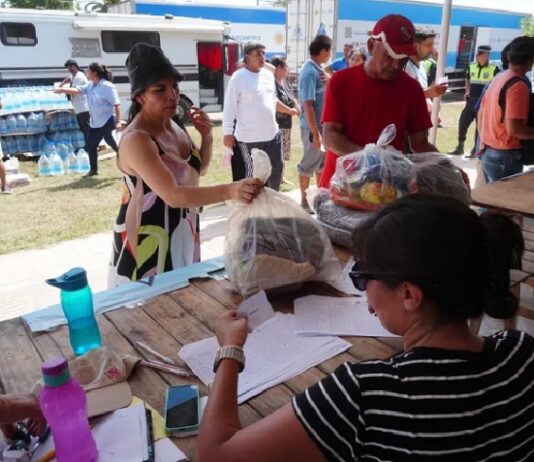 Entregan donaciones de carne y alimentos a los pobladores de La Madrid la madrid
