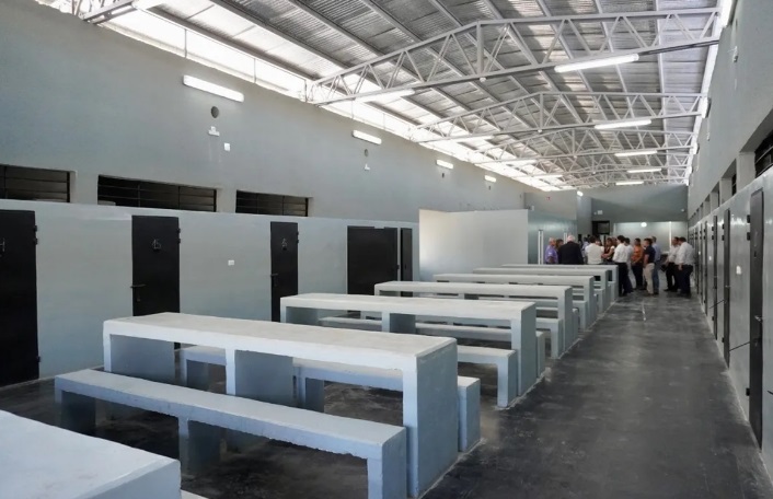 6692ebf5-7056-4eec-be15-5a90c0bdbd32 carcel