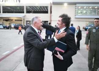 Jaldo recibió al presidente Milei en el aeropuerto