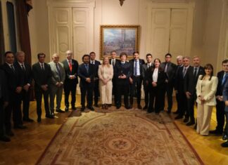 Milei analiza convocar a todos los mandatarios provinciales, excepto los más opositores gobernadores