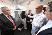 Jaldo inauguró un tomógrafo odontológico pediátrico para el Hospital de Niños
