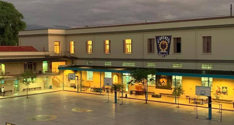 6692ebf5-7056-4eec-be15-5a90c0bdbd32 escuela