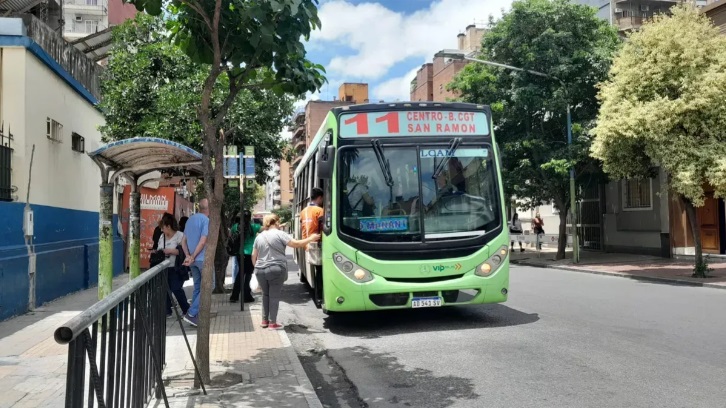 6692ebf5-7056-4eec-be15-5a90c0bdbd32 colectivo