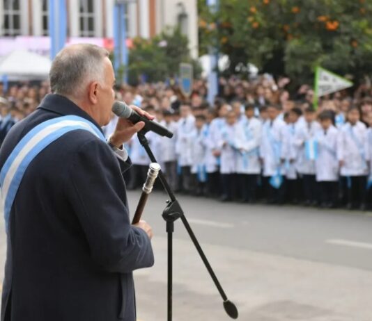 Promesa de Lealtad a la Bandera: más de 2.000 alumnos participarán del acto oficial jaldo