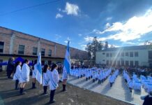 La Escuela Normal de Monteros se vistió de celeste y blanco en el Día de la Bandera