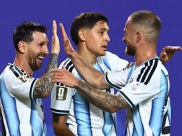 Con un Messi histórico, Argentina arrancó la defensa del título con una goleada ante Argelia