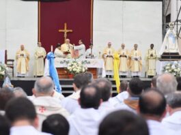 Corpus Christi: autoridades acompañaron la celebración central en Plaza Independencia