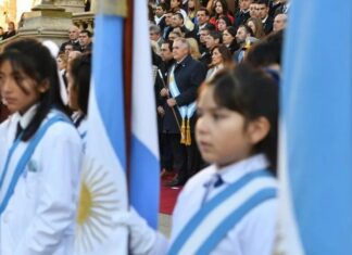 Actividades oficiales por el 210° Aniversario de la Independencia escuela