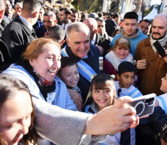 Jaldo encabeza los actos oficiales por el 210° Aniversario de la Independencia jaldo