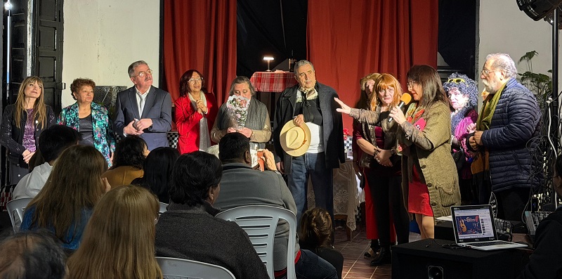 Distinciones SUMA teatro grupal chica