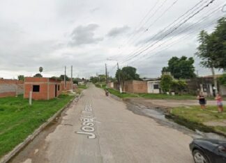 Apuñaló en la cara, espalda y piernas a un joven para robarle un Samsung A34 robo