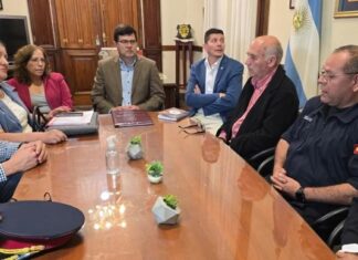 Subsidios, seguros y equipamiento: Seguridad recibió a Bomberos Voluntarios