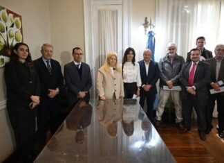 El Gobierno firmó un convenio para avanzar con el Acueducto de Vipos