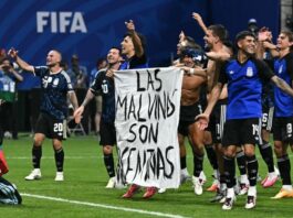 Sancionaron con 250.000 euros a la AFA por el trapo de Las Malvinas seleccion