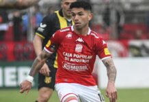 San Martín de Tucumán visita a un necesitado Chacarita Juniors santo