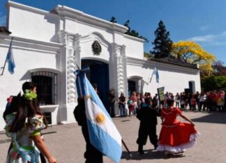 Por ley, San Miguel de Tucumán será la capital nacional todos los 9 de Julio casa histórica