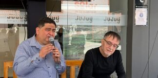 El público de la Feria del Libro de Jujuy se sumergió en los “Universos infinitos” de Julio Molina