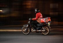 Repartidores de Pedidos Ya en Tucumán revelaron que sufren abusos de la aplicación repartidor
