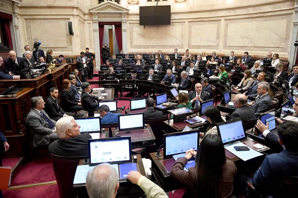 senado-06-08