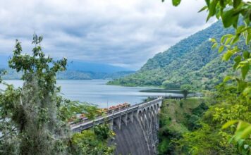 Escaba: restringen actividades en el embalse por una masiva floración de algas escaba