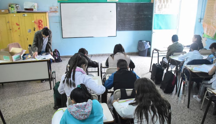 04ce77b3-a72e-4fb1-aa66-134c0d0bd6ce escuela