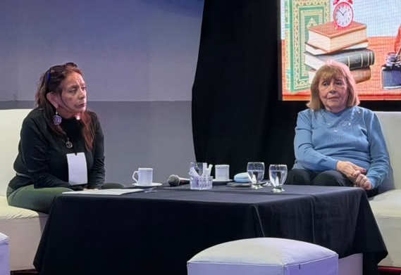 Melcy e Hilda en charla chica