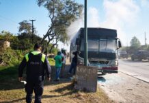 Se incendió un colectivo con jugadoras de hockey menores de edad en la Ruta 305 colectivo
