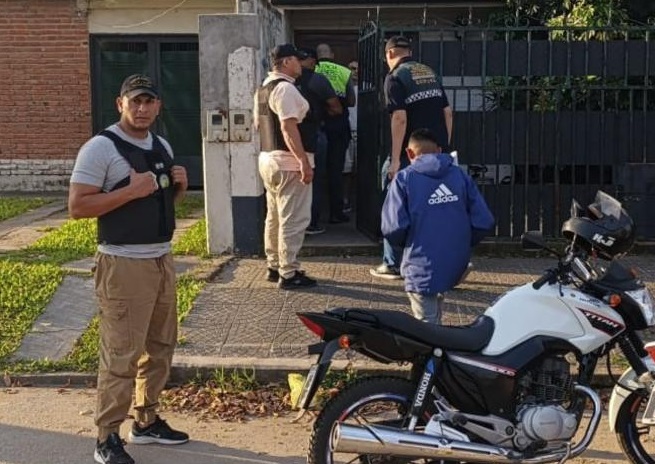 lUQYuJ-yX_720x0__1 policia