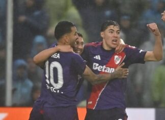 River Plate le ganó un partido emotivo bajo la lluvia a Atlético Tucumán