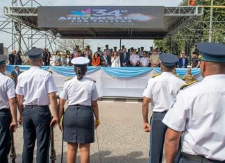 Emotivo desfile cívico-militar por el 34.º aniversario de Las Talitas