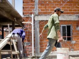 El empleo formal privado cayó por 14º mes consecutivo: se perdieron más de 12.500 puestos
