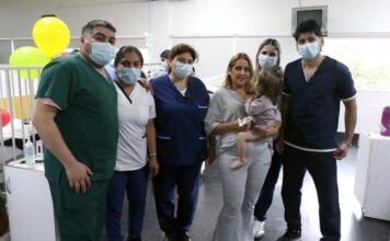 La niña que fue atacada por un pitbull recibió el alta en el Hospital de Niños hospital
