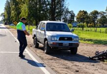 Dos niños manejaban una moto y chocaron contra una camioneta en la ruta 65 choque