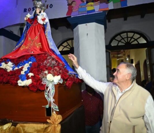Jaldo acompañó la procesión de la Virgen del Rosario en Burruyacú jaldo