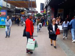El comercio atenderá hoy y mañana en horario extendido por el Día de la Madre comercios