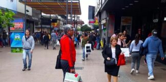El comercio atenderá hoy y mañana en horario extendido por el Día de la Madre comercios